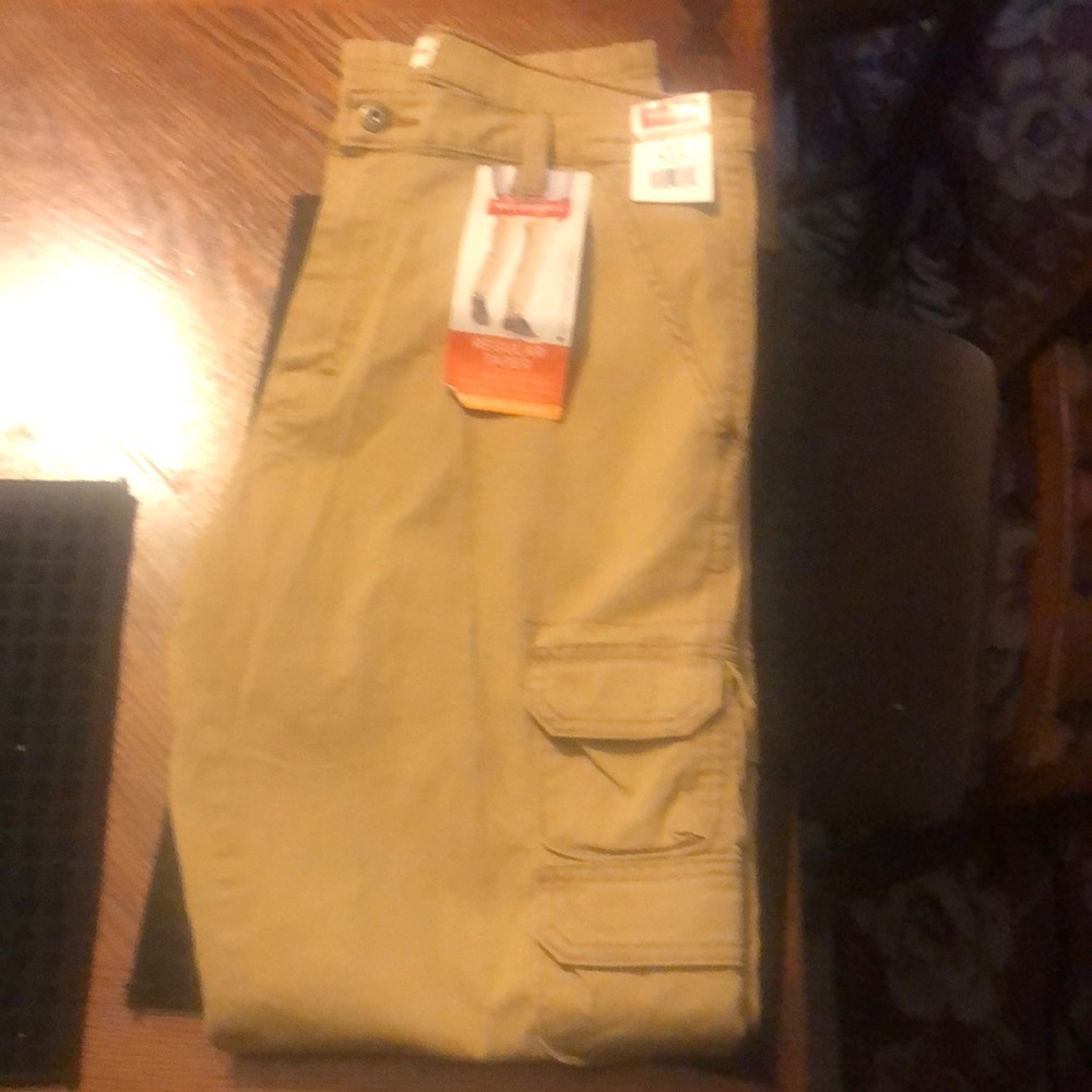 Wranglers Regular Taper Beige Cargo Pants 34 x 32